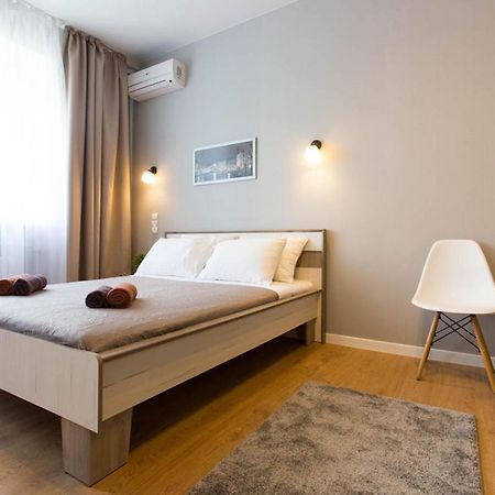 Modern Studio, Metro Yaroslava Mudroho And Universytet - Chernyshevska Str 95-2 Charkov Exteriér fotografie